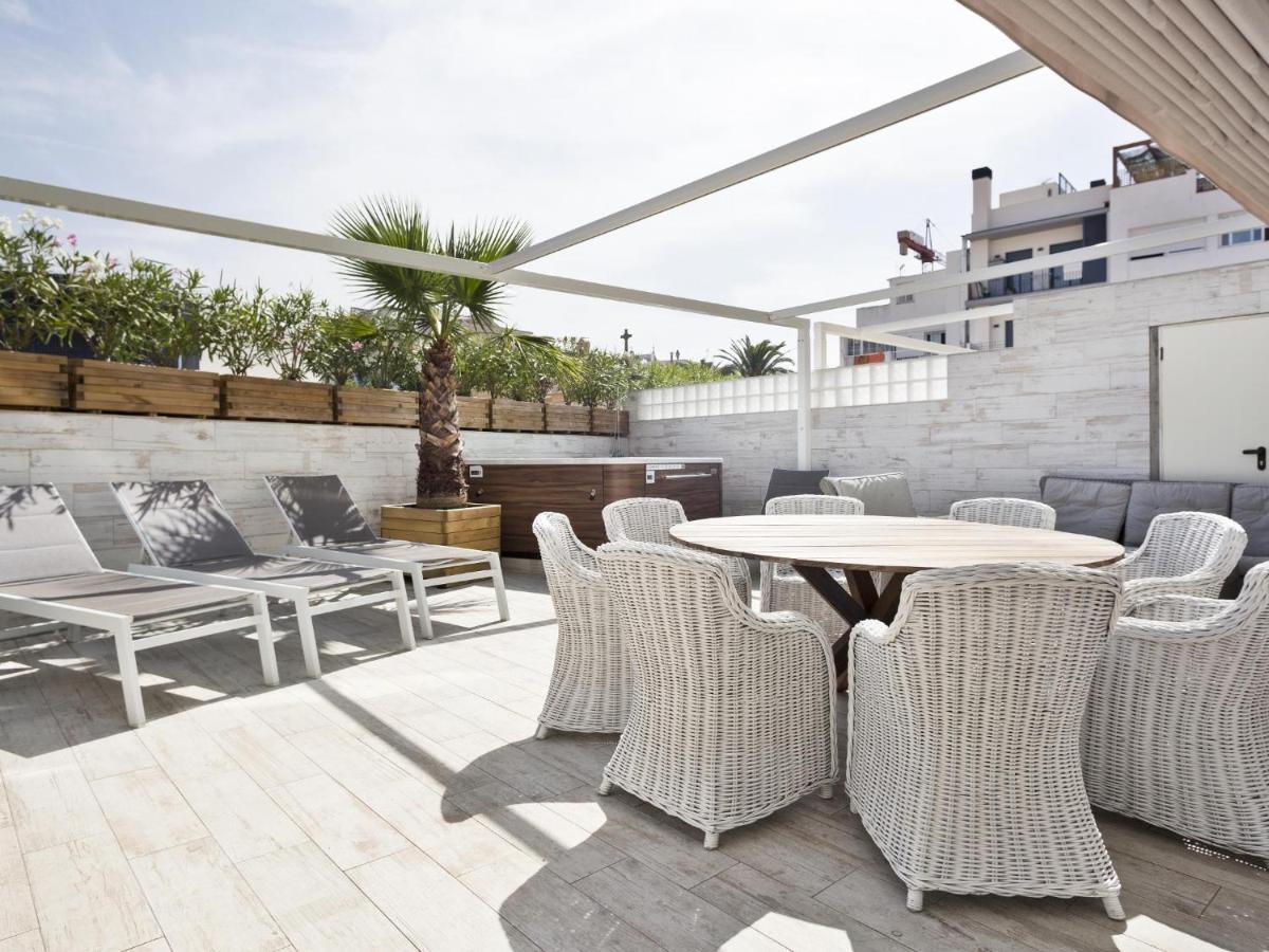 Appartement Spaces Mediterranean 4 Bedroom, 4 Bathroom, Huge Terrace, Jacuzzi- Sleeps 9 *