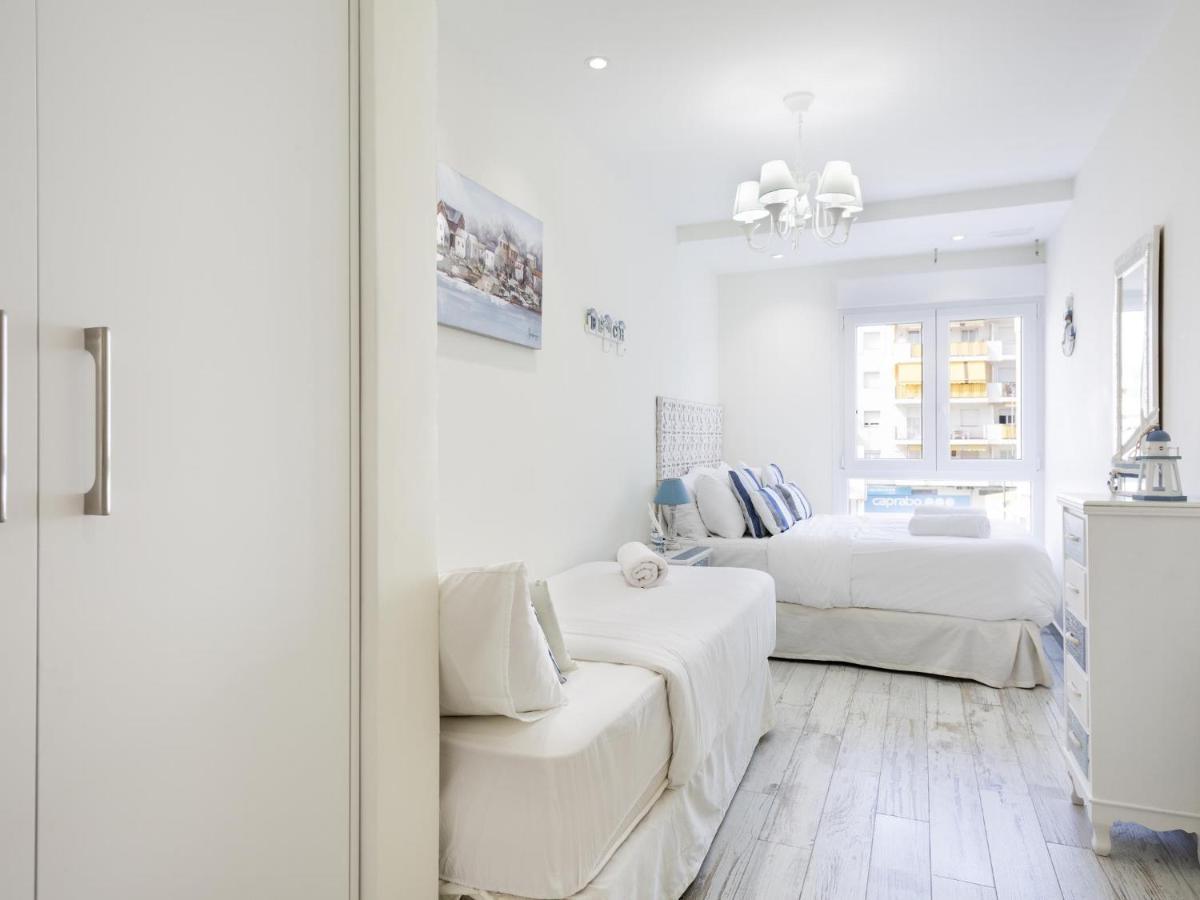 Appartement Spaces Mediterranean 4 Bedroom, 4 Bathroom, Huge Terrace, Jacuzzi- Sleeps 9 Sitges