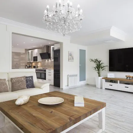 Sitges Spaces Mediterranean Apartments 4 Bedroom, 4 Bathroom, Huge Terrace, Jacuzzi- Sleeps 9 Exterior foto