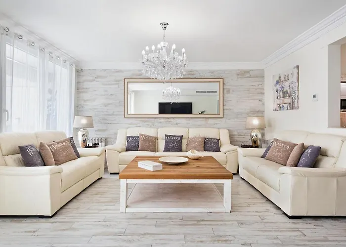 Sitges Spaces Mediterranean Apartments 4 Bedroom, 4 Bathroom, Huge Terrace, Jacuzzi- Sleeps 9