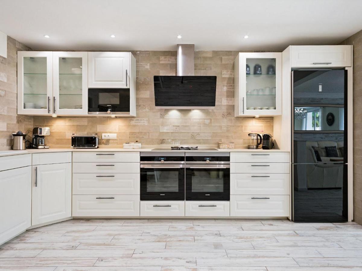Apartamento Spaces Mediterranean 4 Bedroom, 4 Bathroom, Huge Terrace, Jacuzzi- Sleeps 9 Sitges