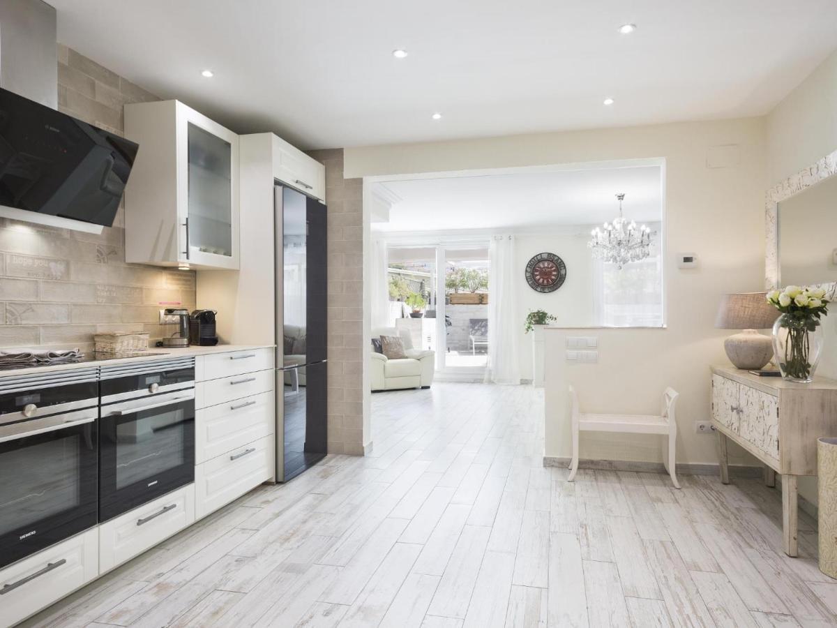 Apartamento Spaces Mediterranean 4 Bedroom, 4 Bathroom, Huge Terrace, Jacuzzi- Sleeps 9
